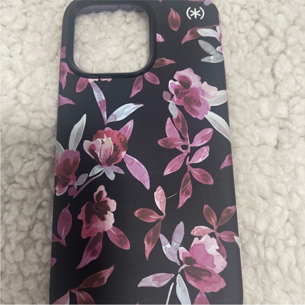 Speck Presidio spring purple iPhone 14 Pro Max Mag Safe